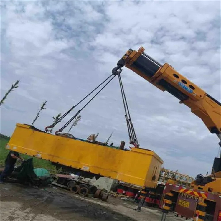 芙蓉吊车吊集装箱需要多少钱